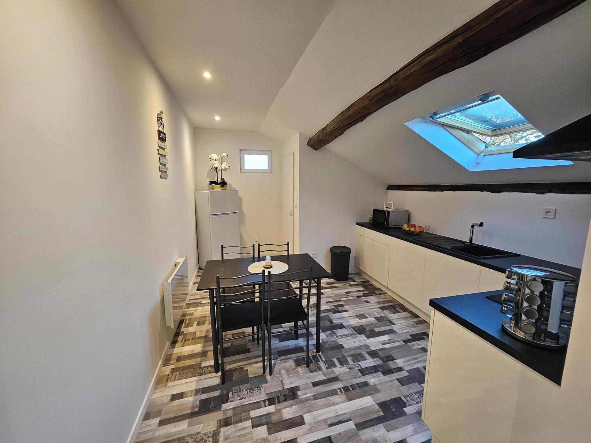 Joli Appartement Mansarde Decize Exteriér fotografie