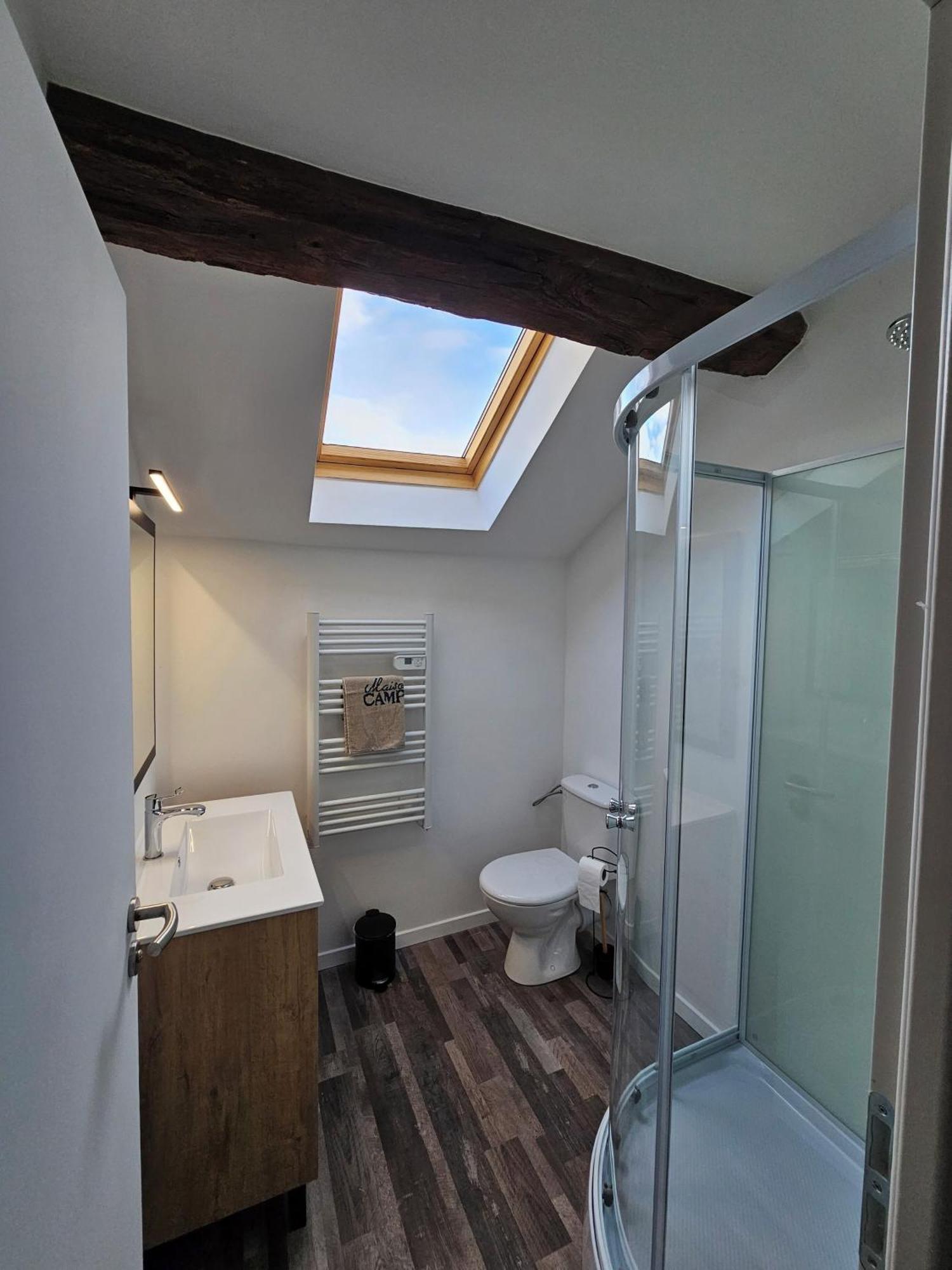 Joli Appartement Mansarde Decize Exteriér fotografie